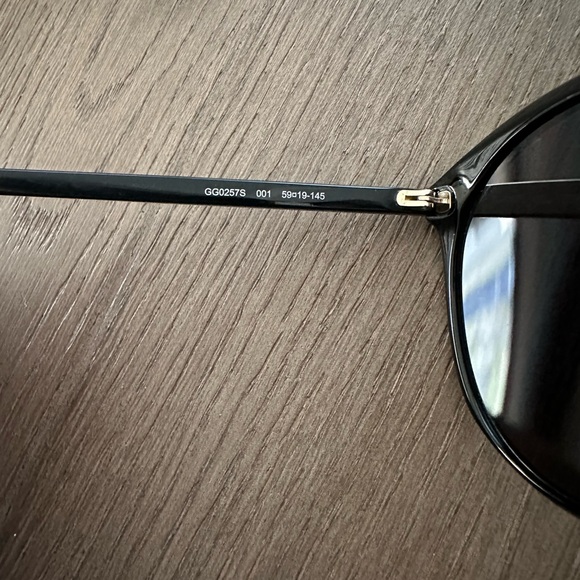 Gucci Black Sunglasses. GG0257S - Picture 7 of 12